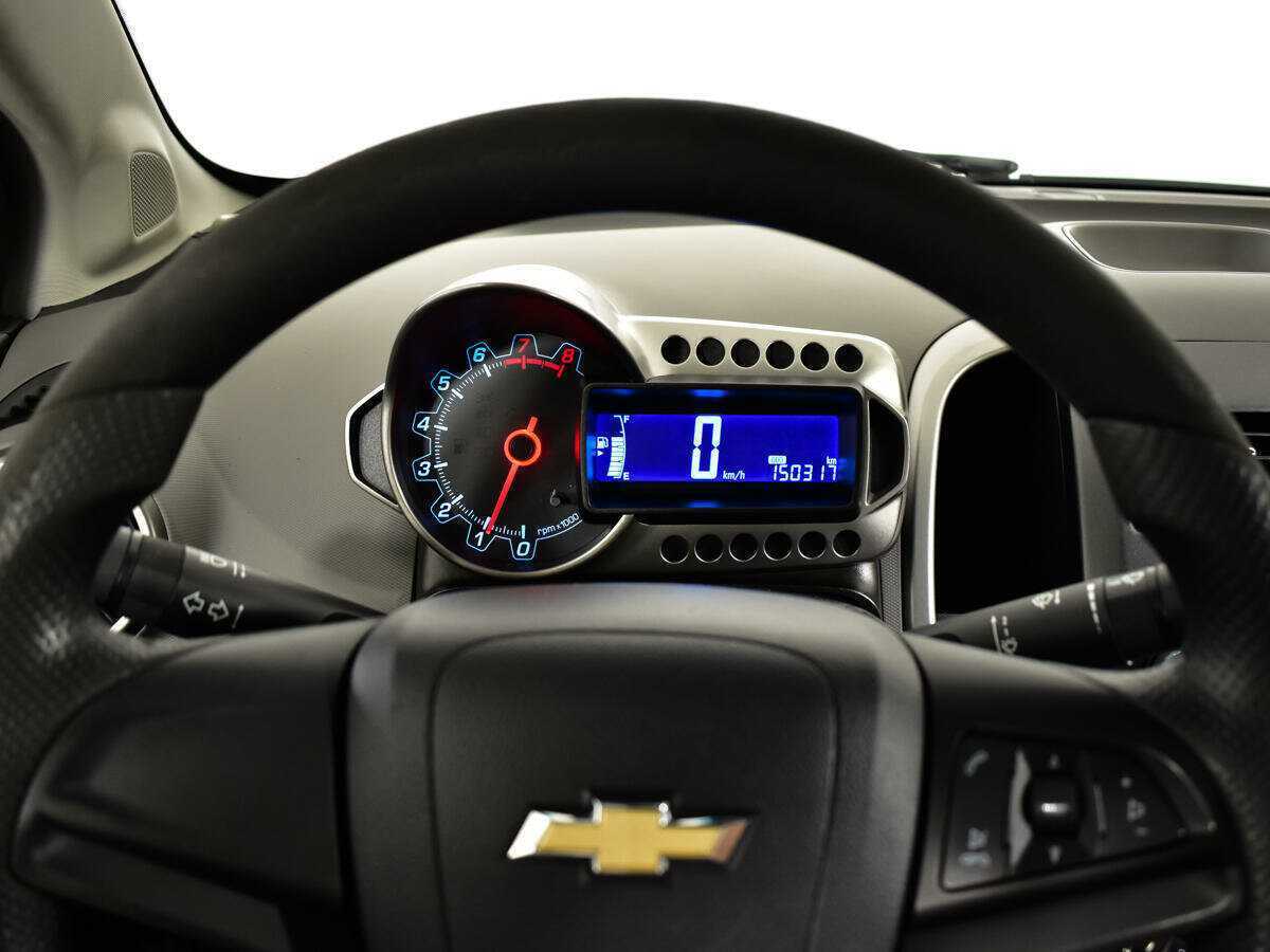 Купить Chevrolet Aveo с пробегом. Фото: #10
