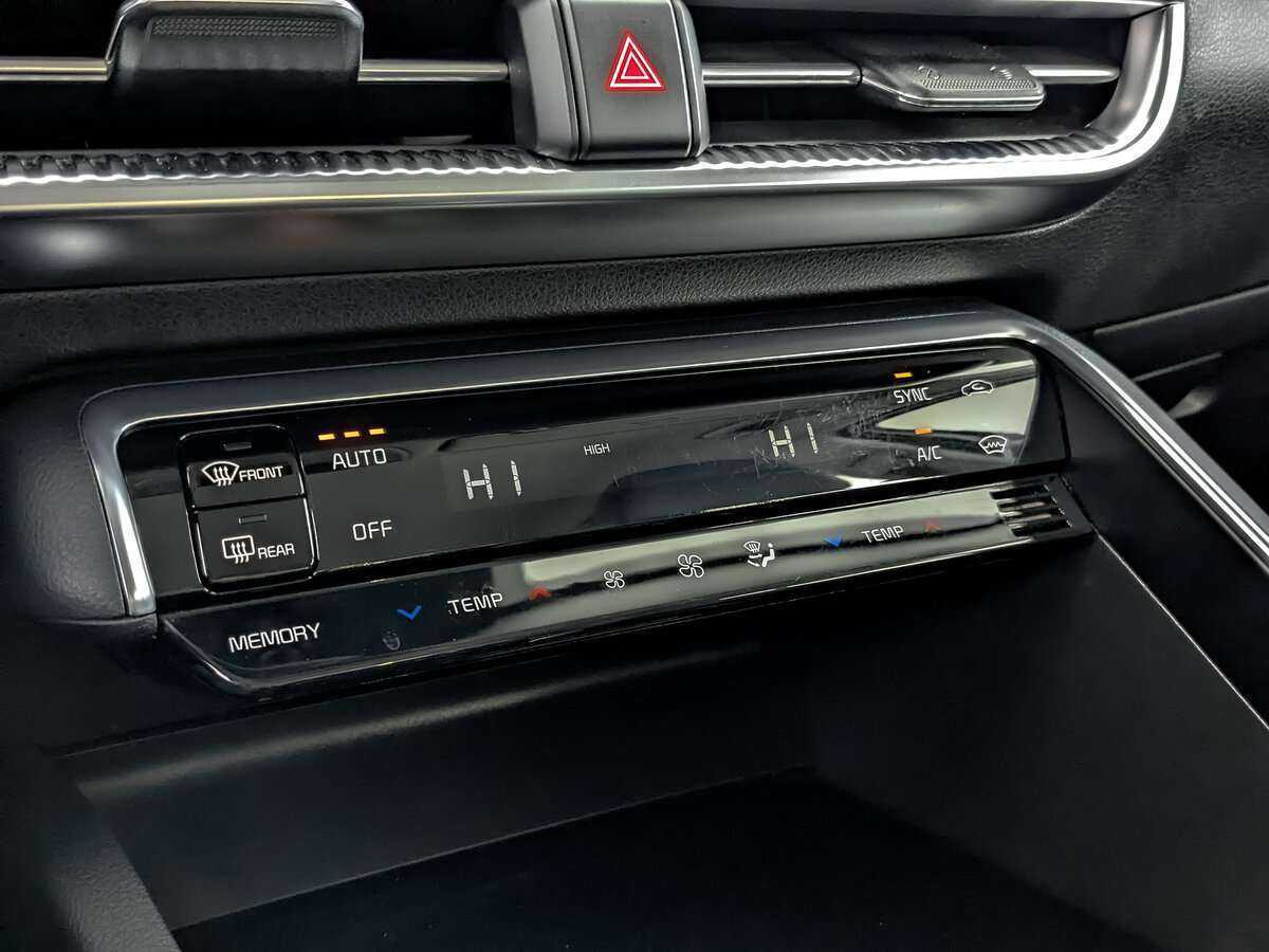 Купить Kia K5 с пробегом. Фото: #23