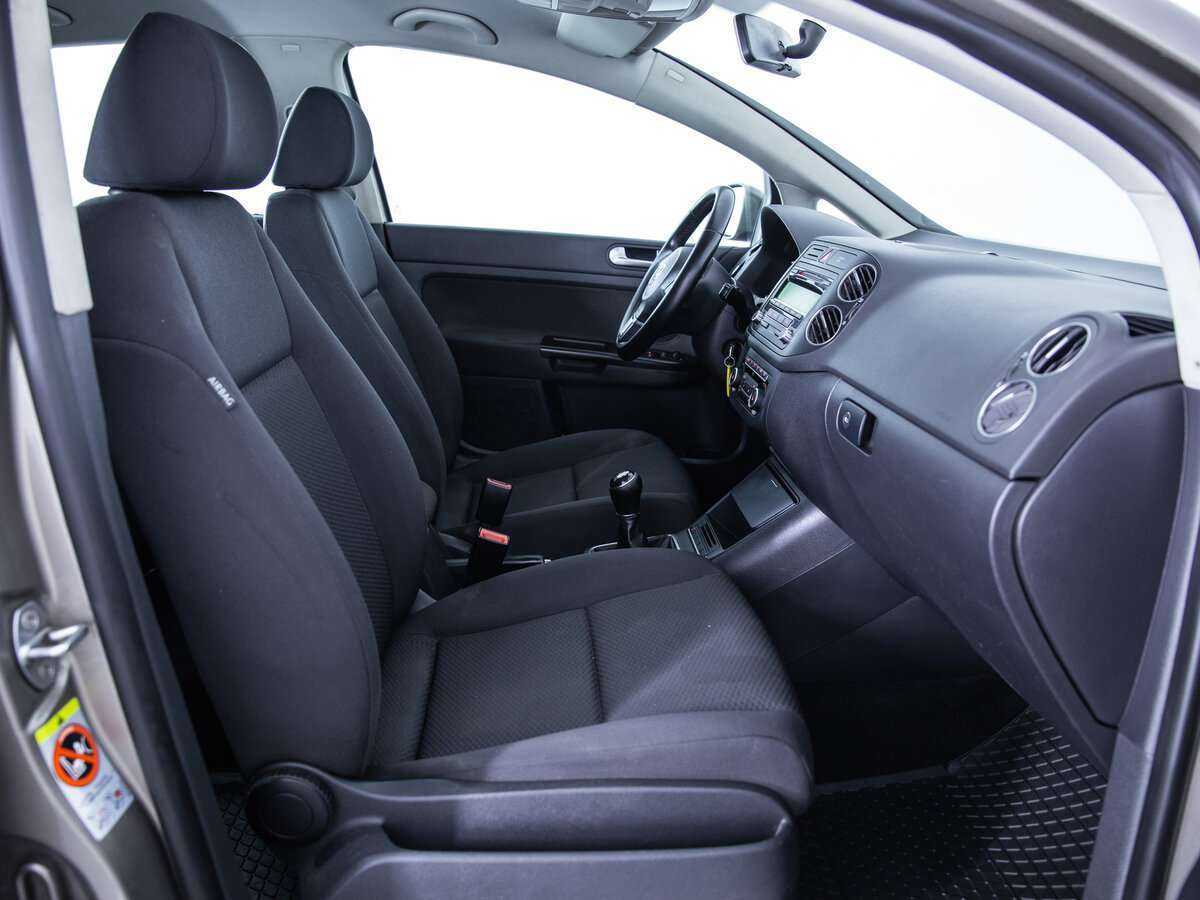 Купить Volkswagen Golf Plus с пробегом. Фото: #9