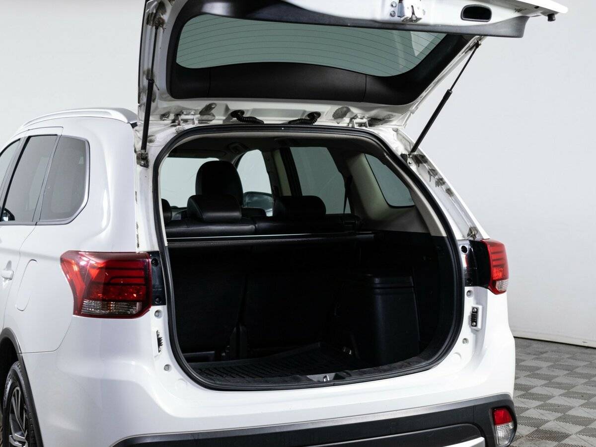 Купить Mitsubishi Outlander с пробегом. Фото: #8