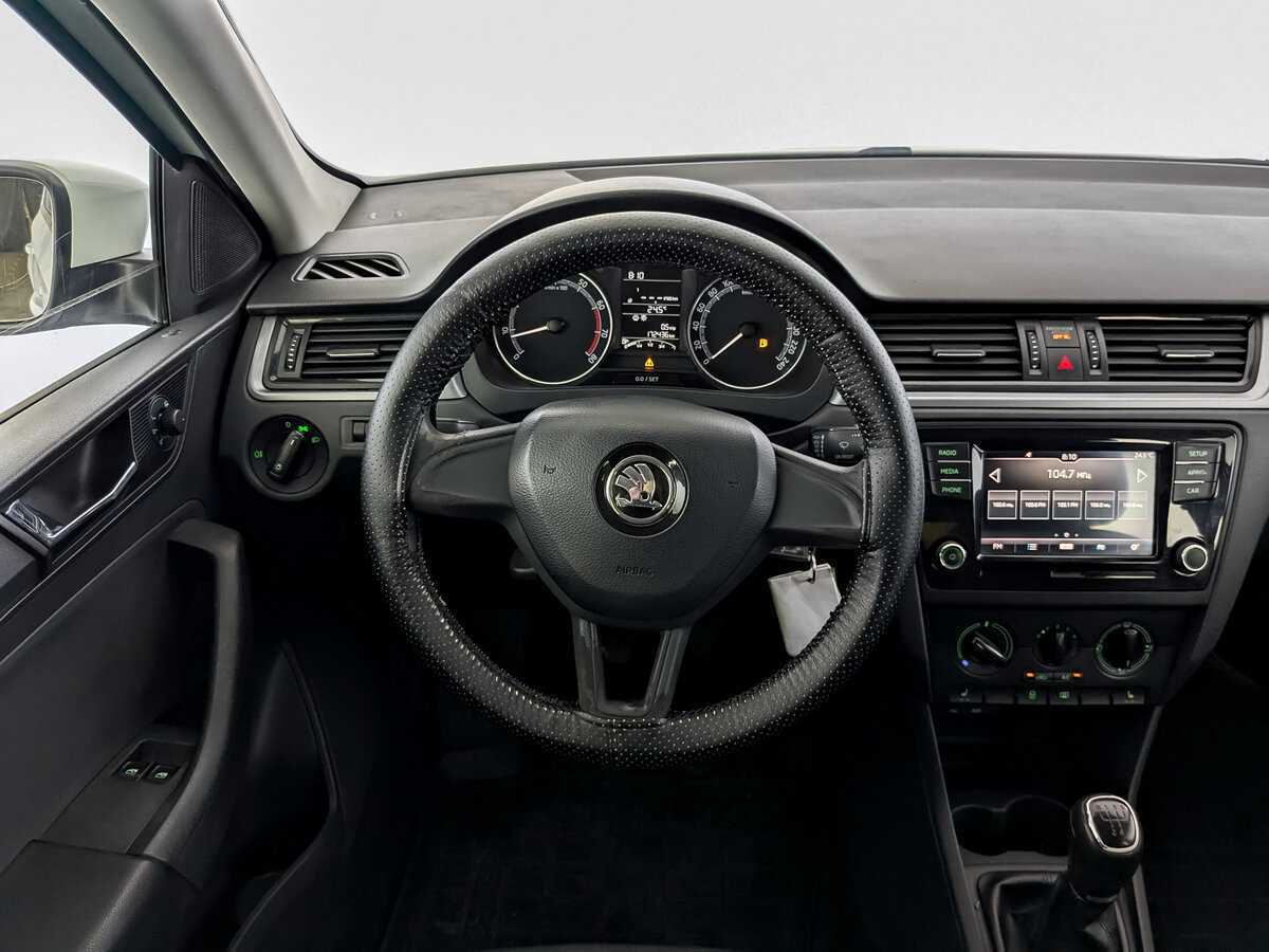 Купить Skoda Rapid с пробегом. Фото: #20