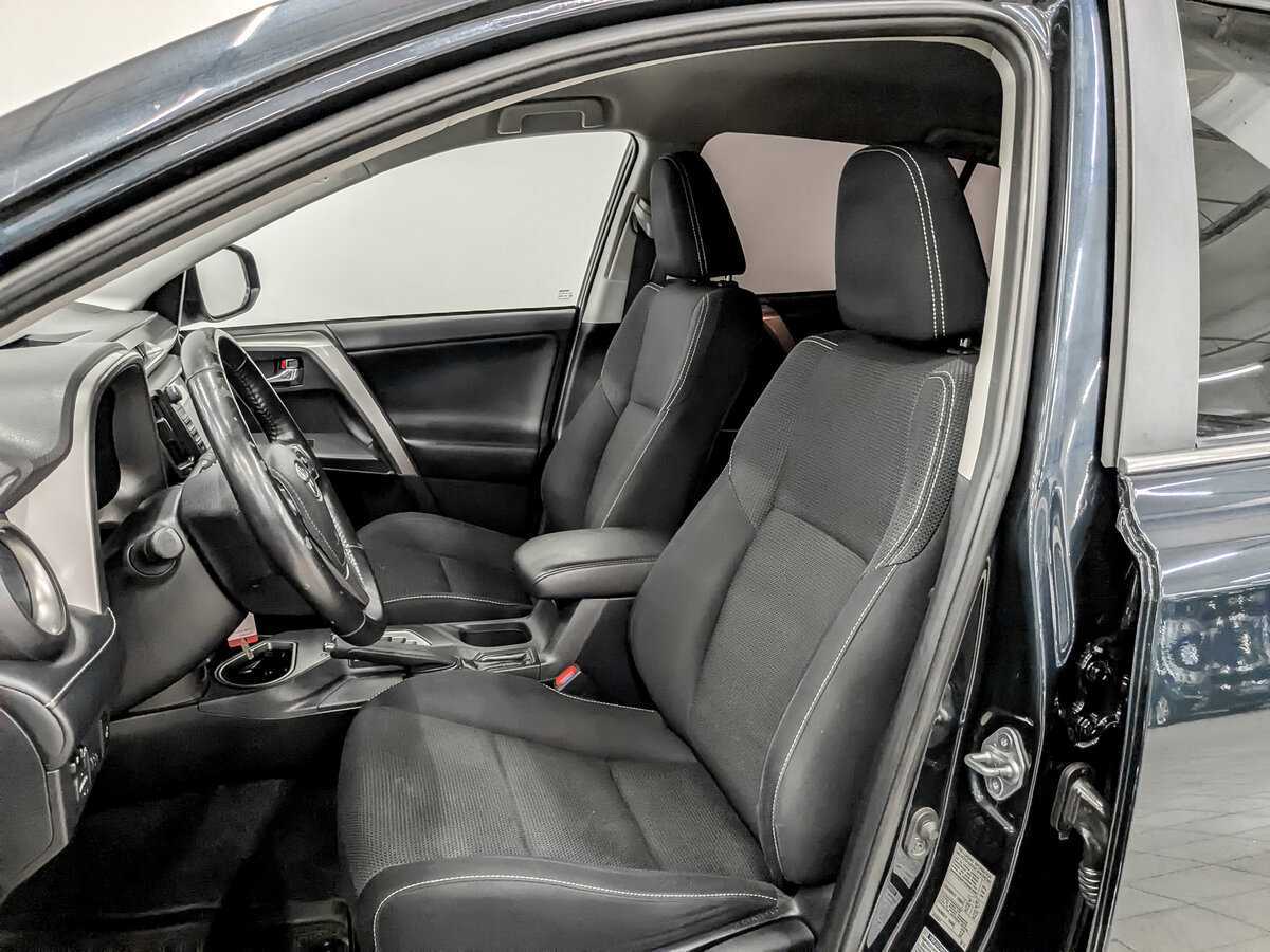Купить Toyota RAV4 с пробегом. Фото: #18