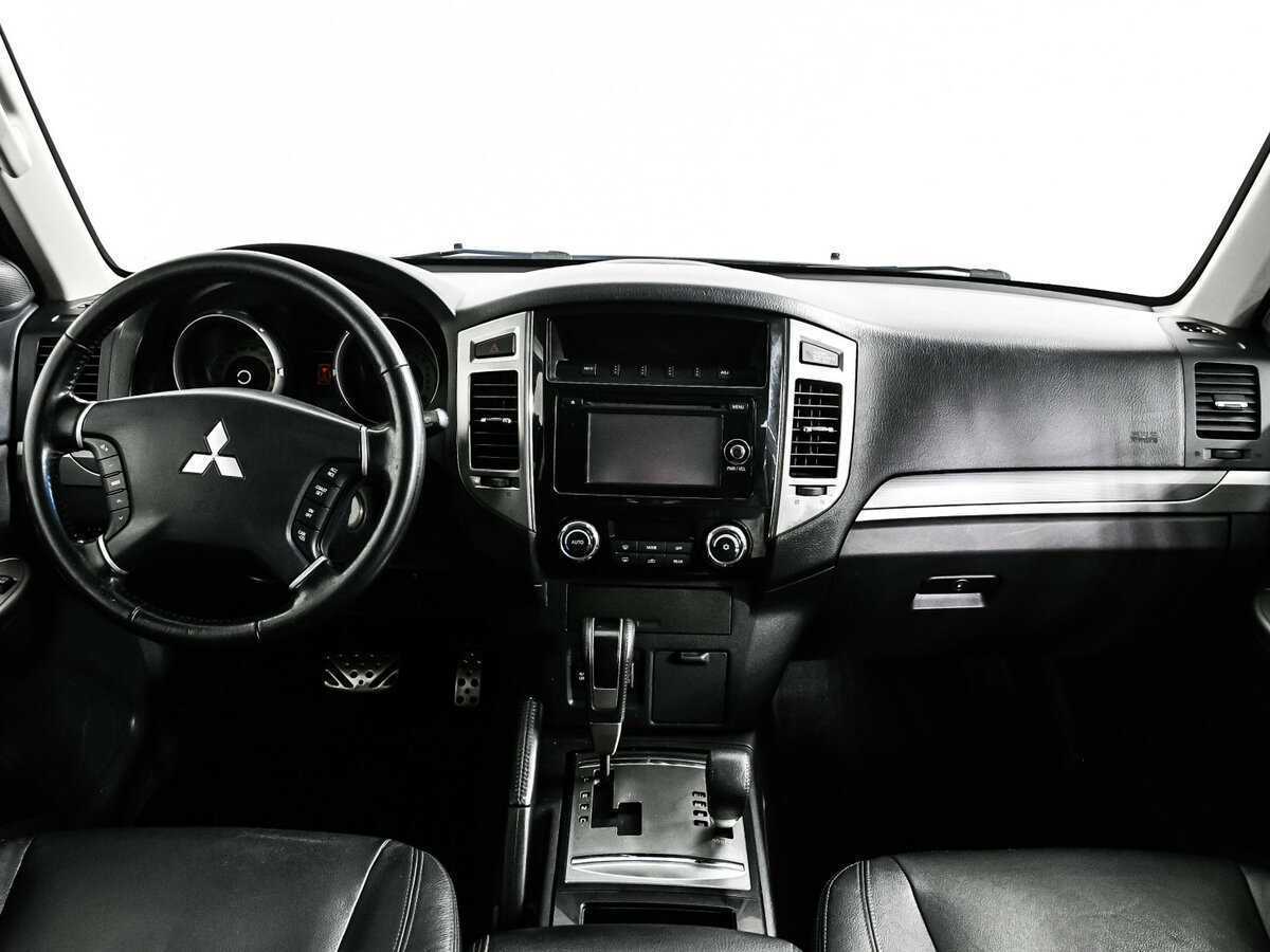 Купить Mitsubishi Pajero с пробегом. Фото: #10