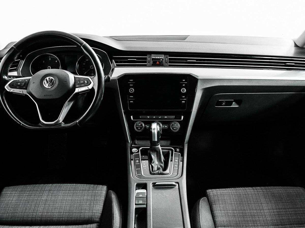 Купить Volkswagen Passat с пробегом. Фото: #10