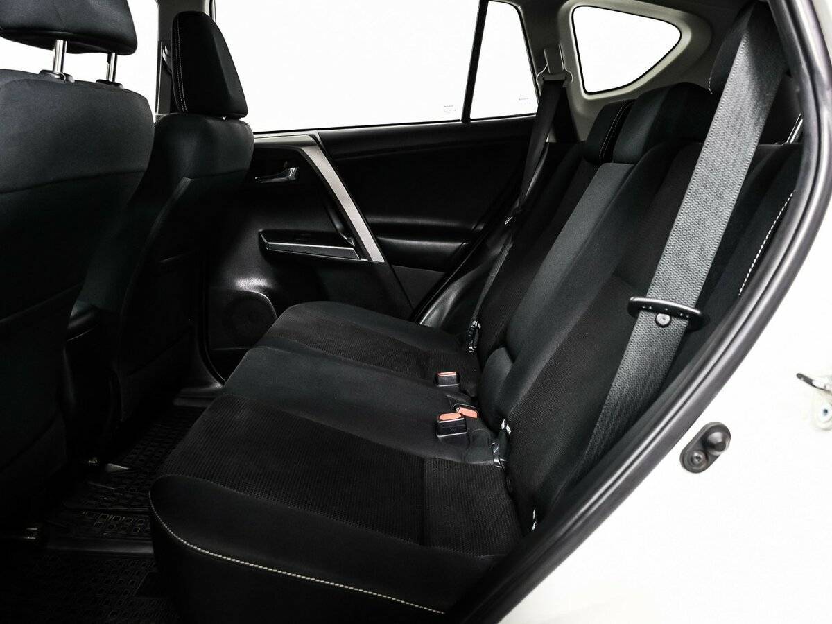 Купить Toyota RAV4 с пробегом. Фото: #12