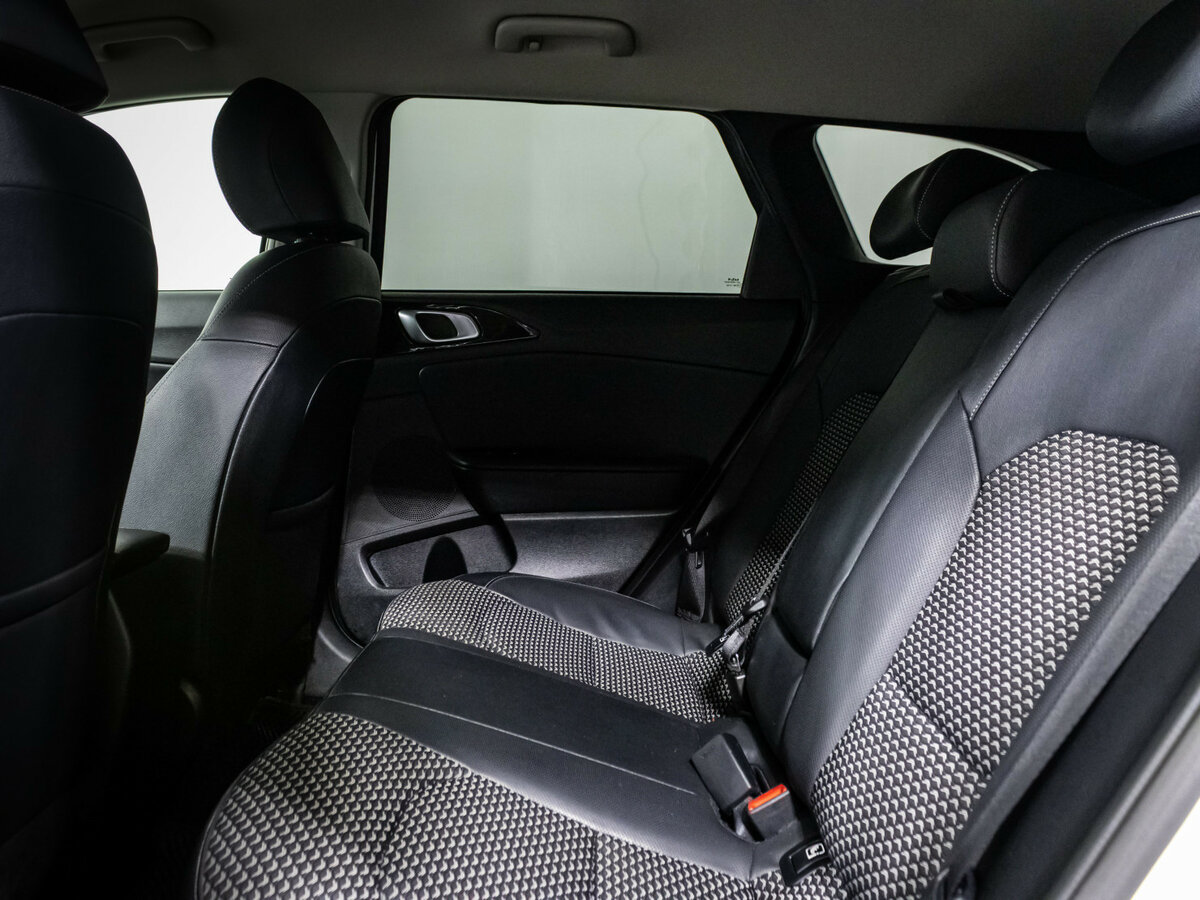 Купить Kia Ceed с пробегом. Фото: #12