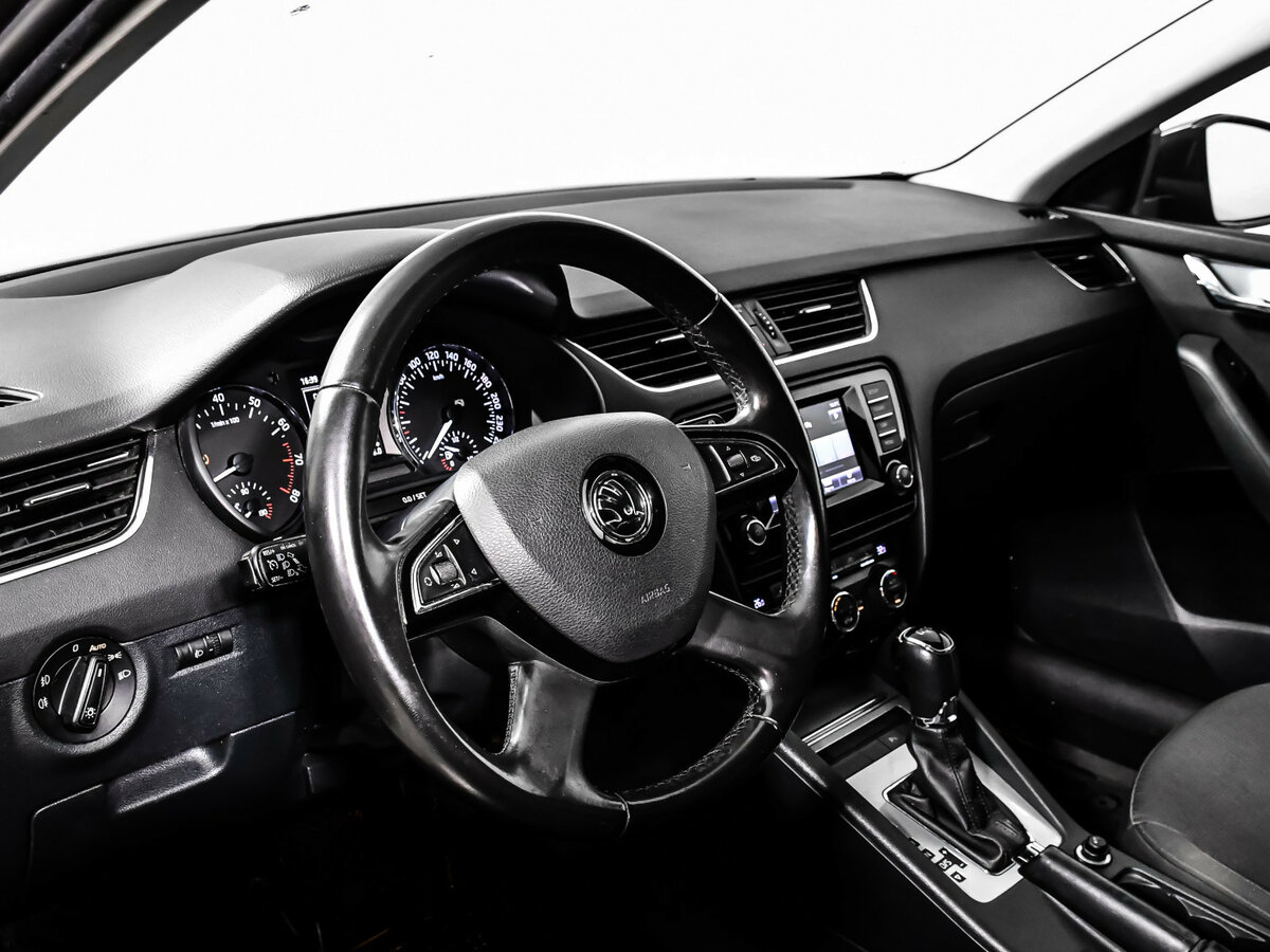 Купить Skoda Octavia с пробегом. Фото: #10