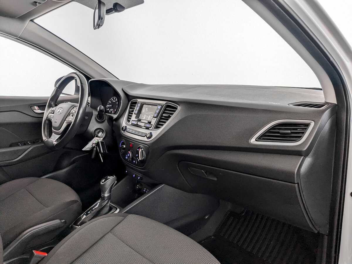 Купить Hyundai Solaris с пробегом. Фото: #9