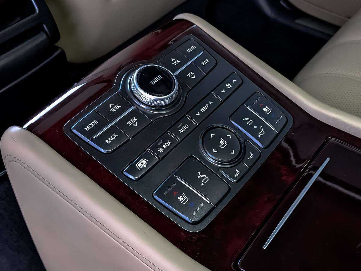 Купить Hyundai Equus с пробегом. Фото: #21