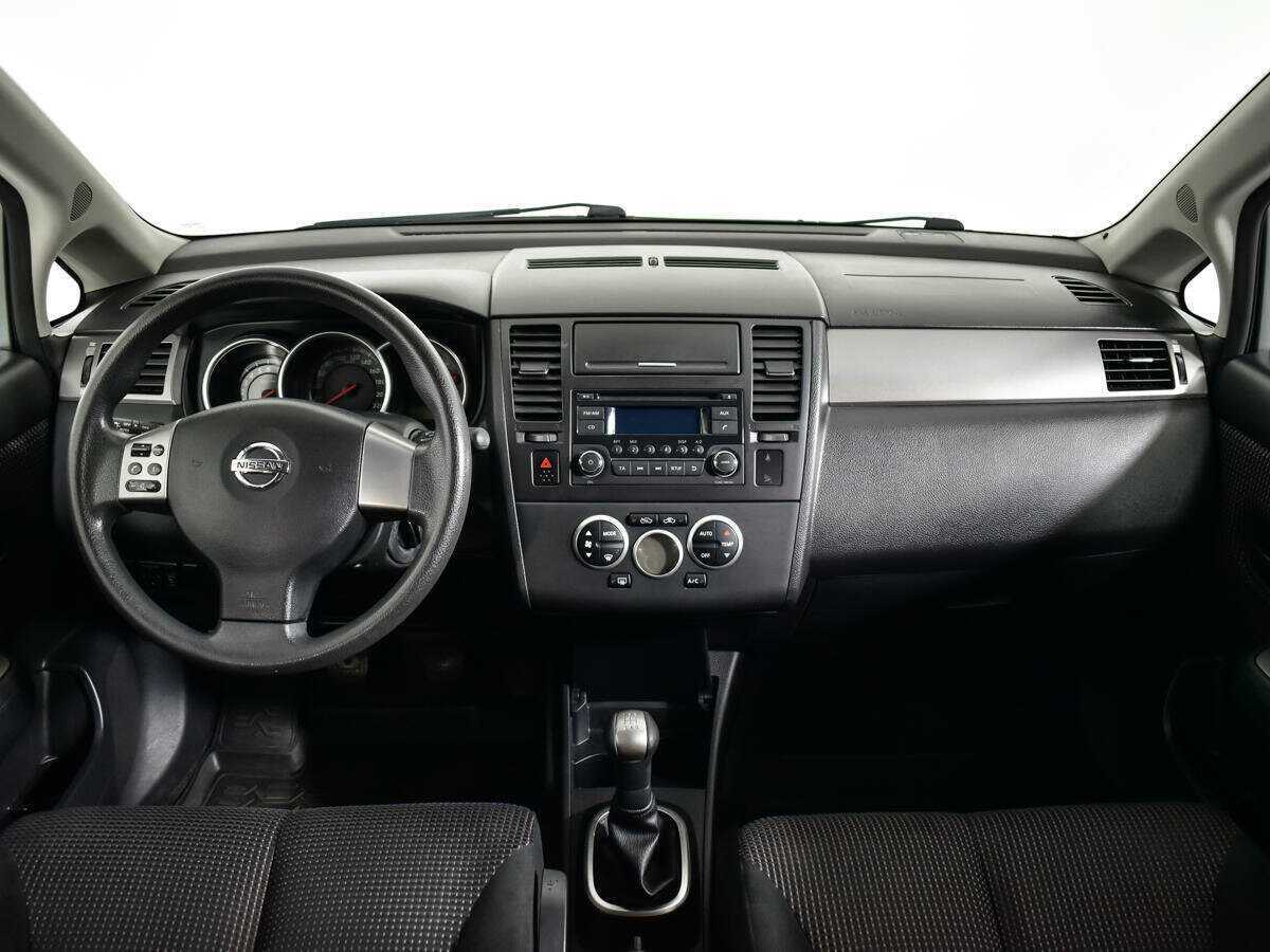 Купить Nissan Tiida с пробегом. Фото: #11