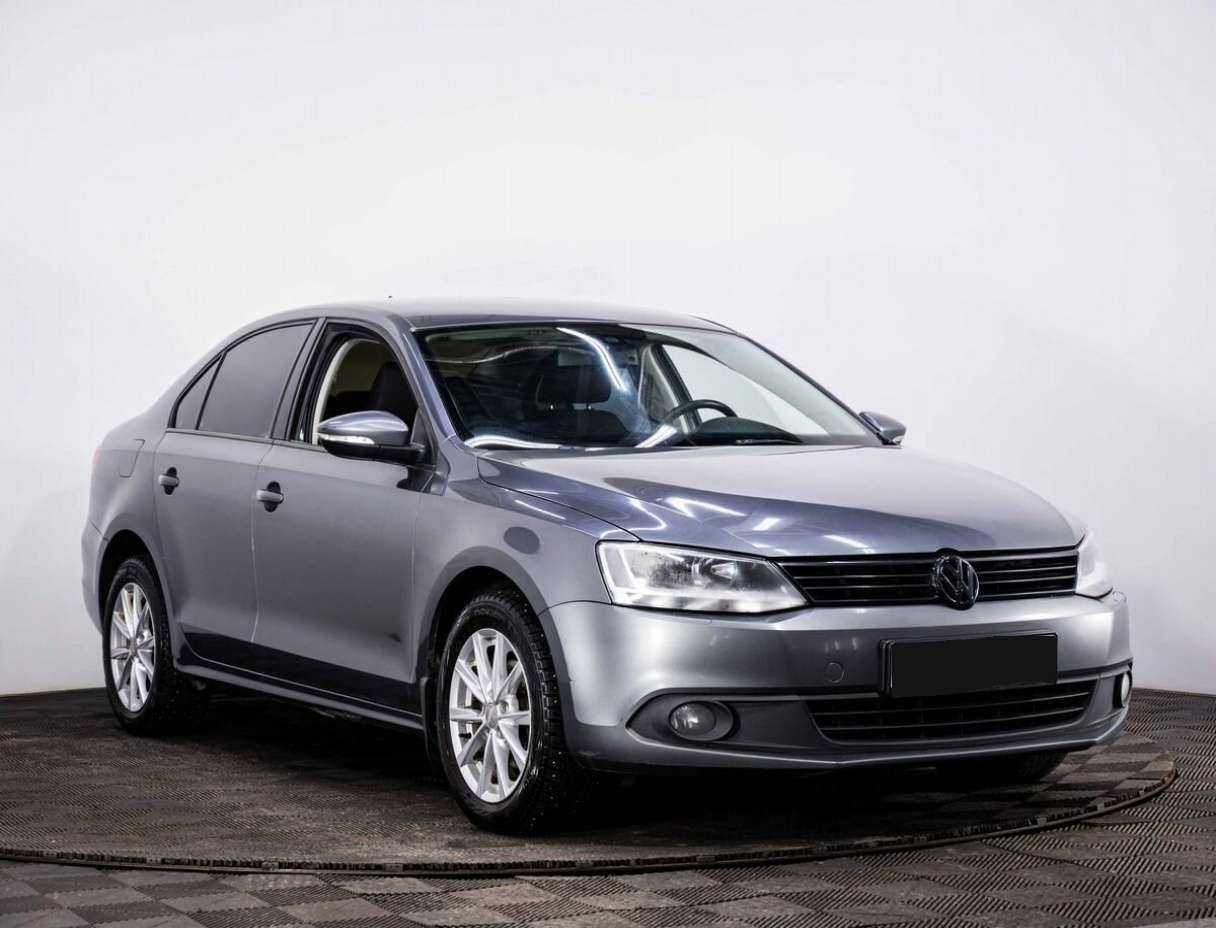 Купить Volkswagen Jetta с пробегом. Фото: #2