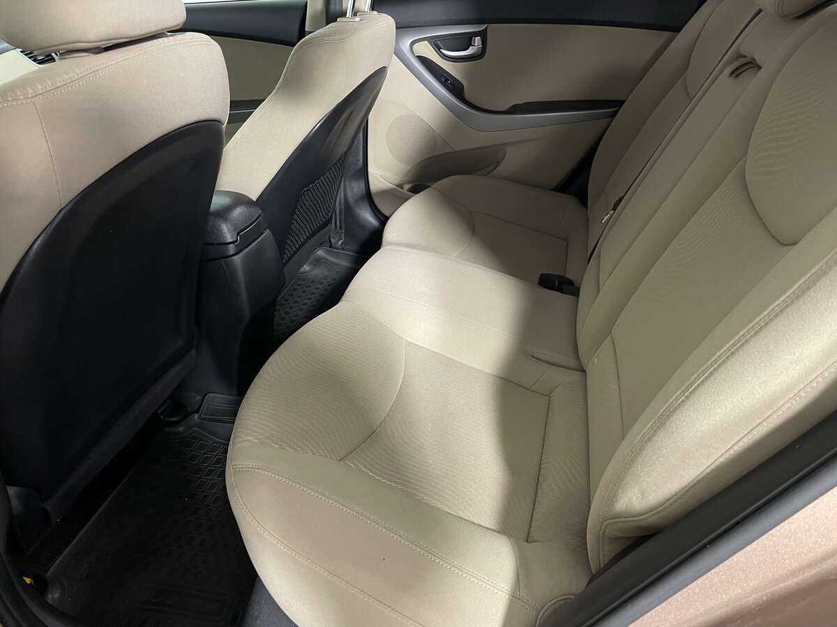Купить Hyundai Elantra с пробегом. Фото: #14
