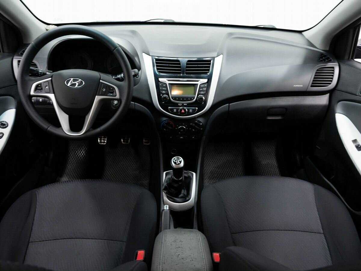Купить Hyundai Solaris с пробегом. Фото: #12