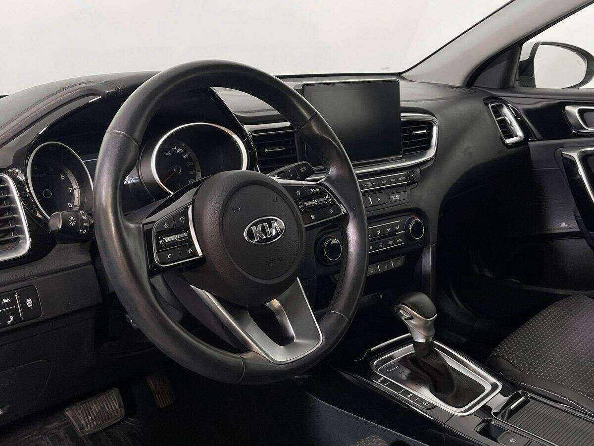Купить Kia Ceed с пробегом. Фото: #17