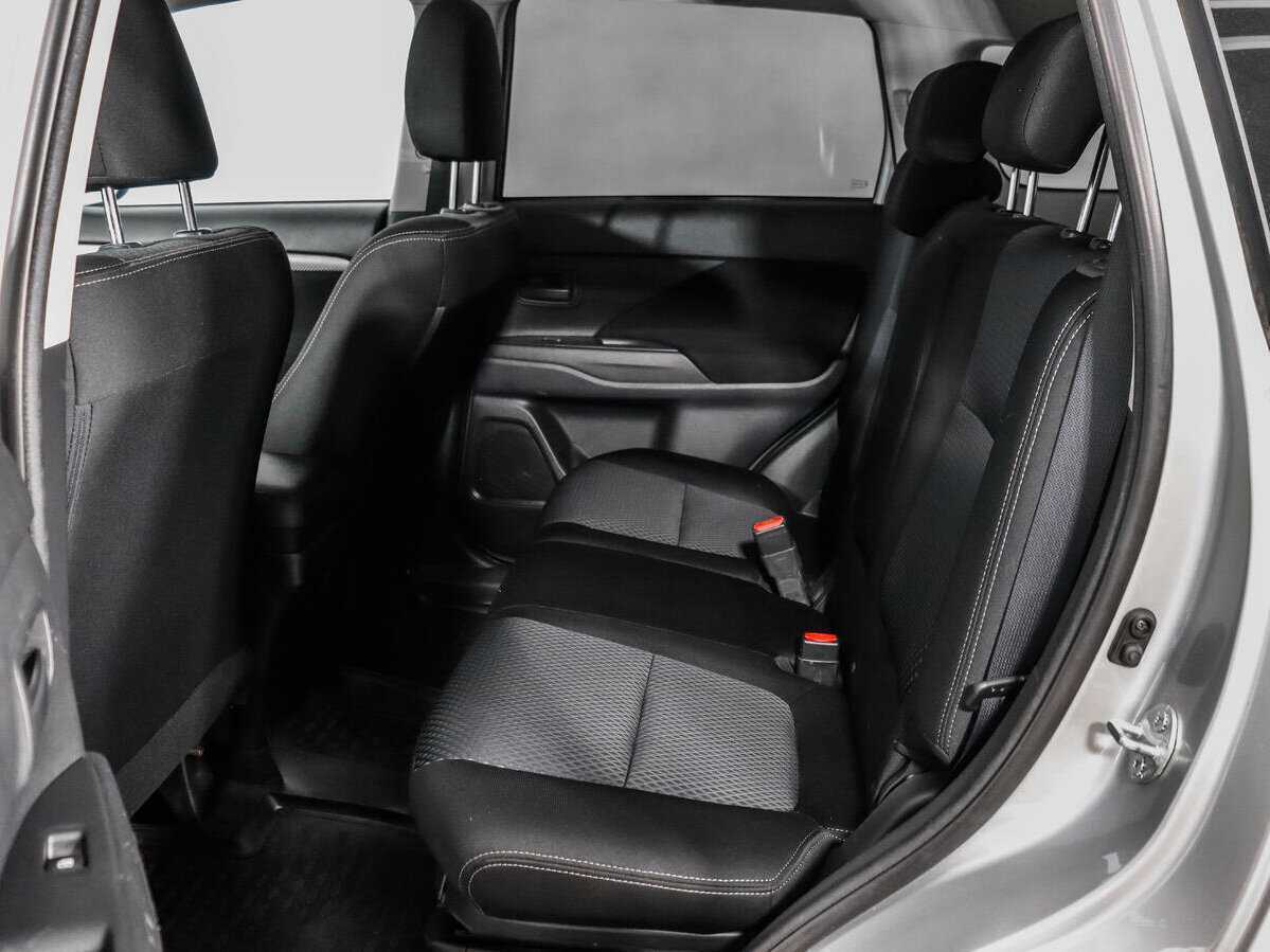 Купить Mitsubishi Outlander с пробегом. Фото: #9