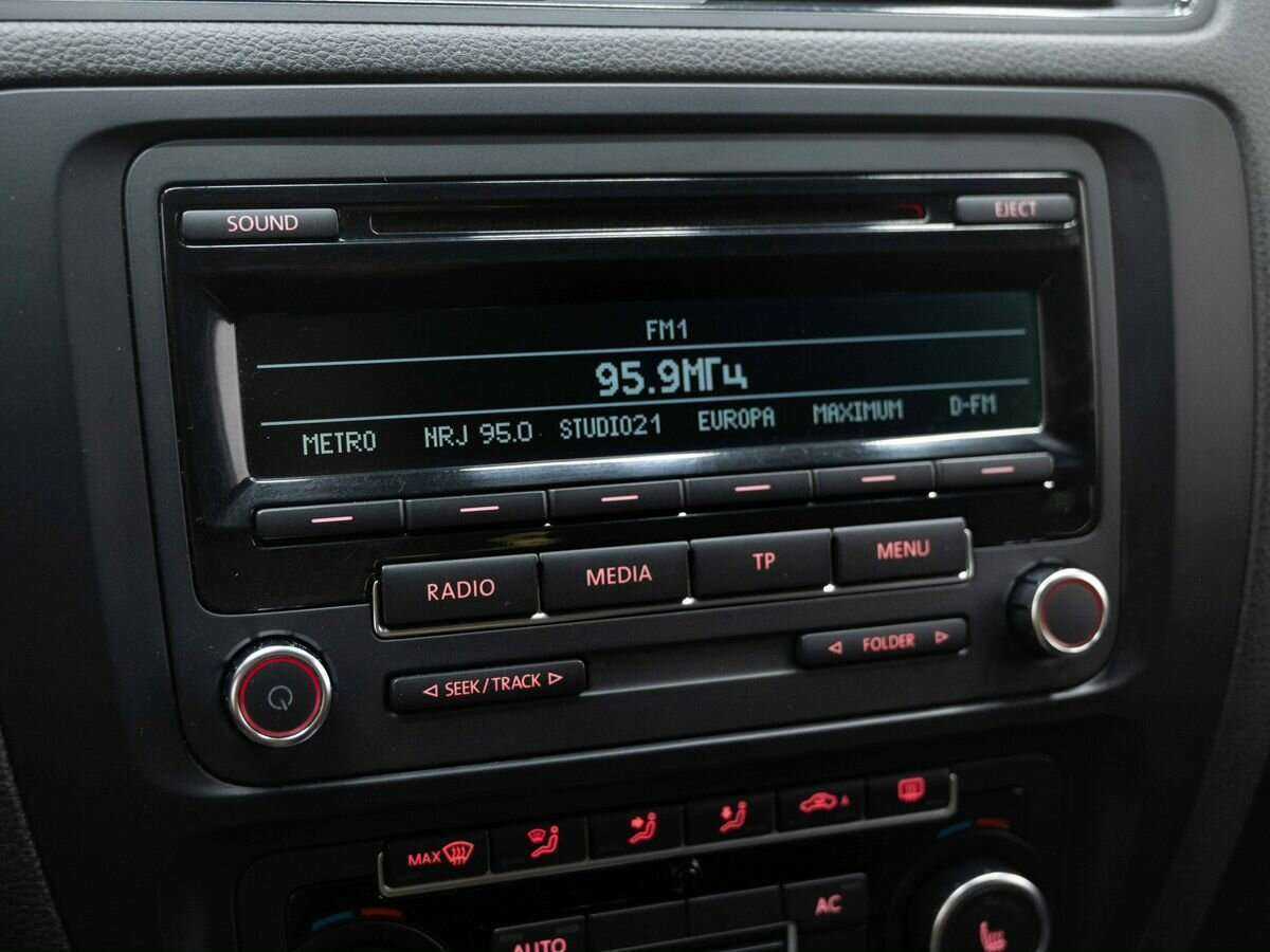 Купить Volkswagen Jetta с пробегом. Фото: #15