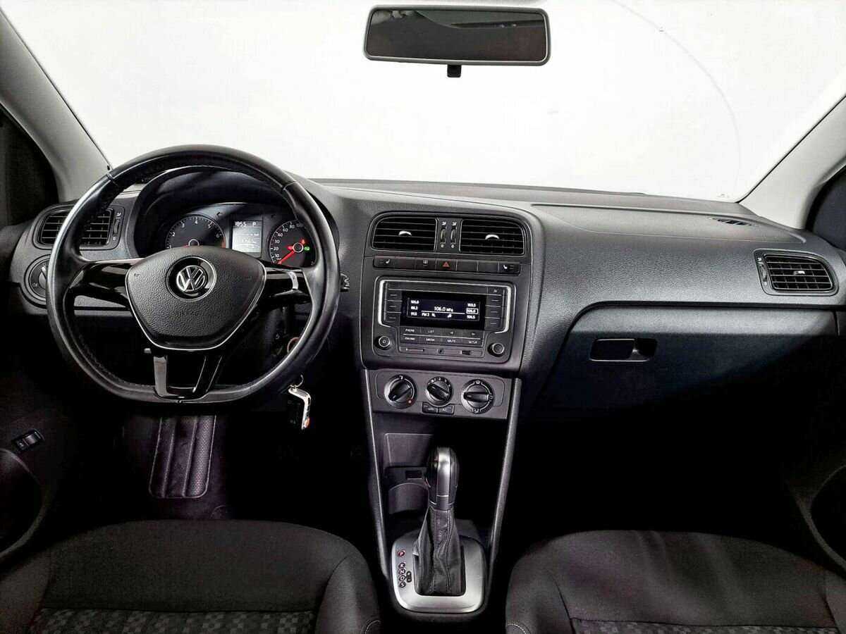 Купить Volkswagen Polo с пробегом. Фото: #11