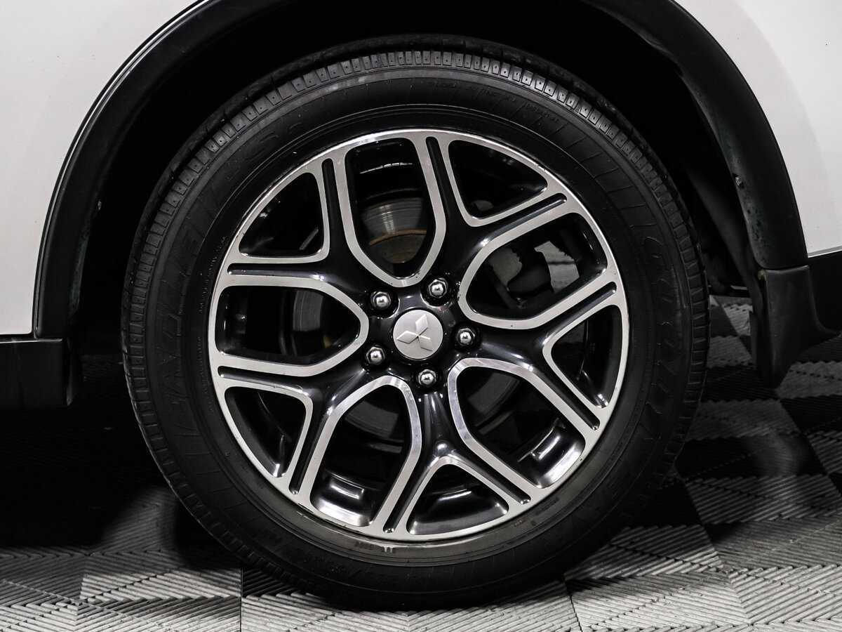 Купить Mitsubishi Outlander с пробегом. Фото: #12