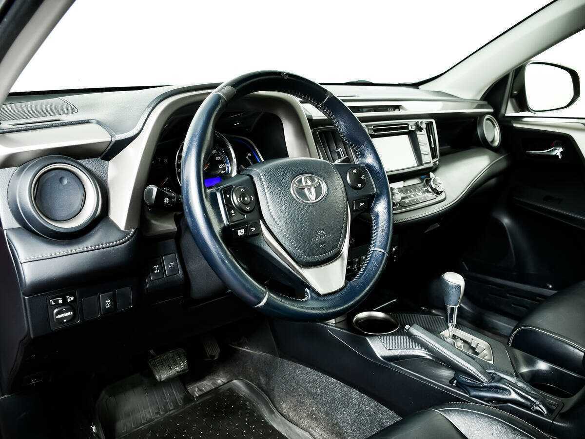 Купить Toyota RAV4 с пробегом. Фото: #12