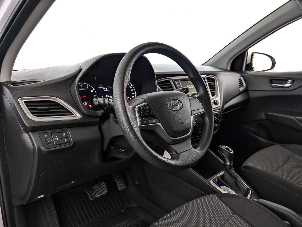 Купить Hyundai Solaris с пробегом. Фото: #10