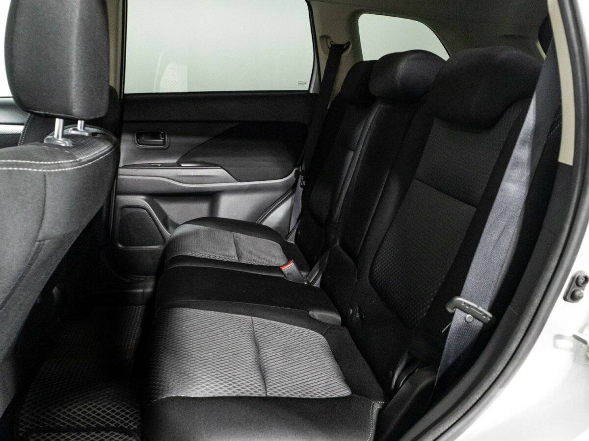 Купить Mitsubishi Outlander с пробегом. Фото: #9