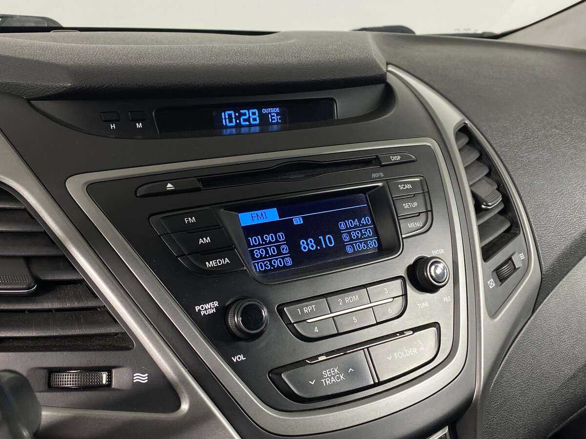 Купить Hyundai Elantra с пробегом. Фото: #10