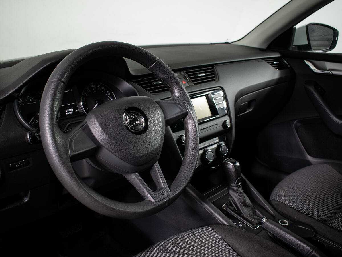 Купить Skoda Octavia с пробегом. Фото: #9