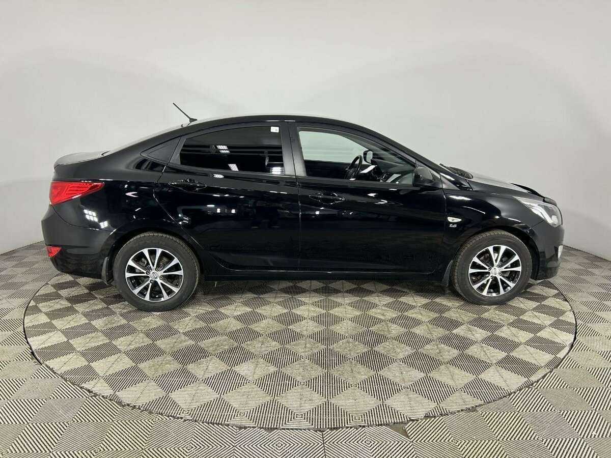 Купить Hyundai Solaris с пробегом. Фото: #3