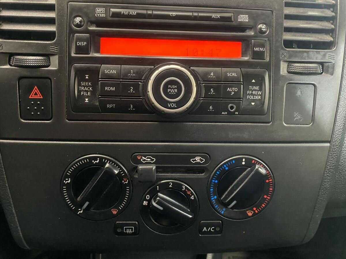 Купить Nissan Tiida с пробегом. Фото: #12