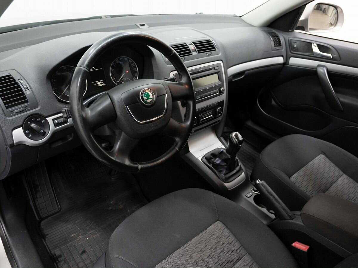 Купить Skoda Octavia с пробегом. Фото: #7