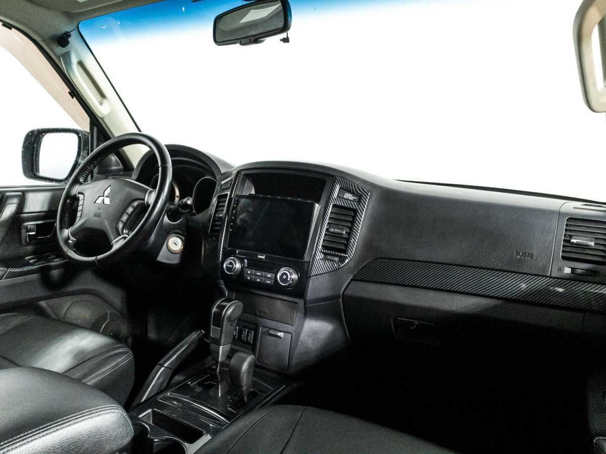 Купить Mitsubishi Pajero с пробегом. Фото: #8