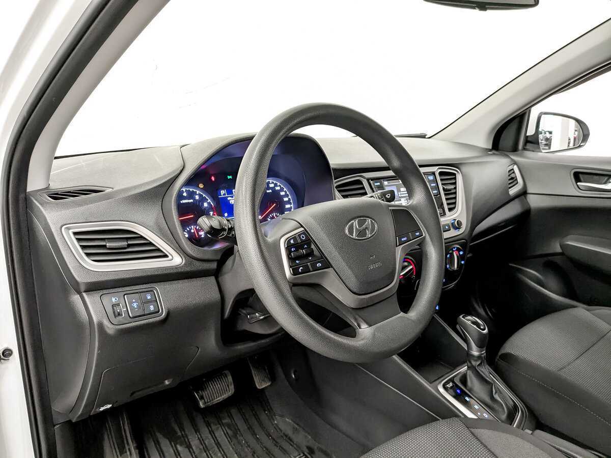Купить Hyundai Solaris с пробегом. Фото: #15