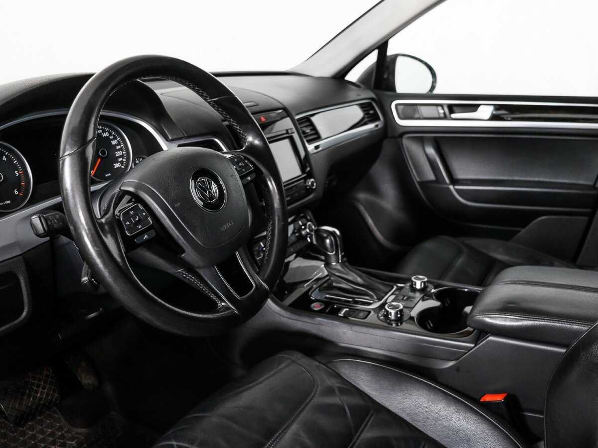 Купить Volkswagen Touareg с пробегом. Фото: #8
