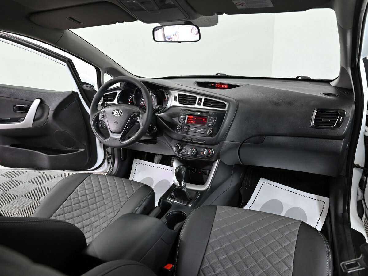 Купить Kia Ceed с пробегом. Фото: #4