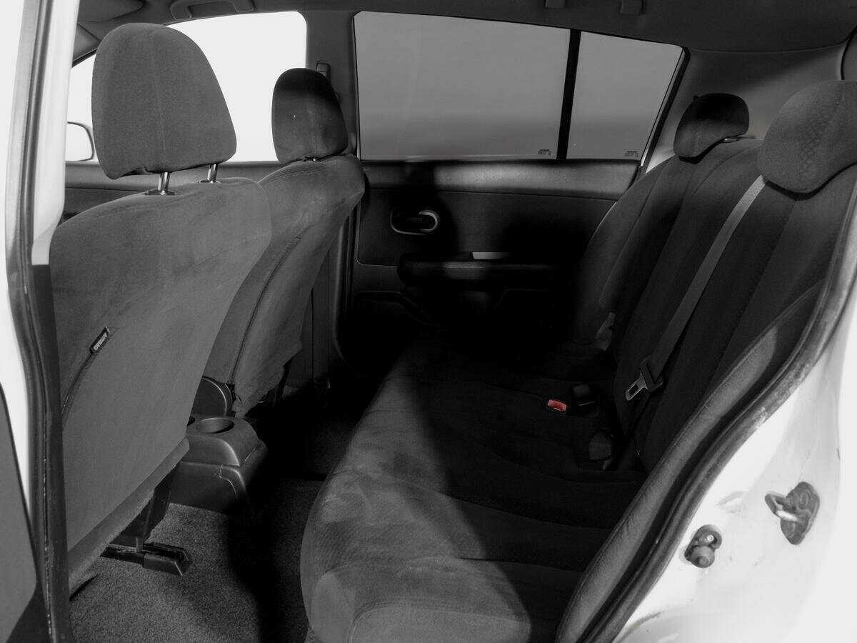 Купить Nissan Tiida с пробегом. Фото: #8