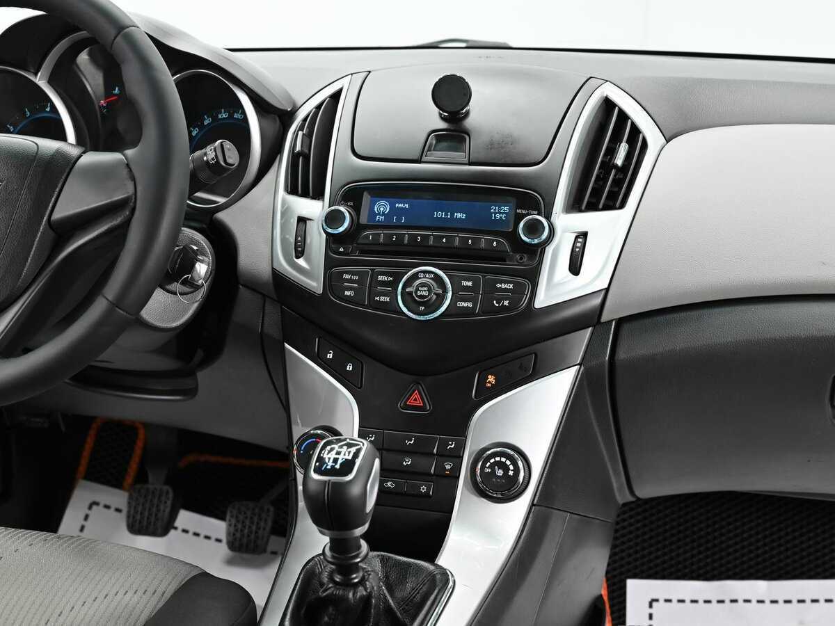 Купить Chevrolet Cruze с пробегом. Фото: #7