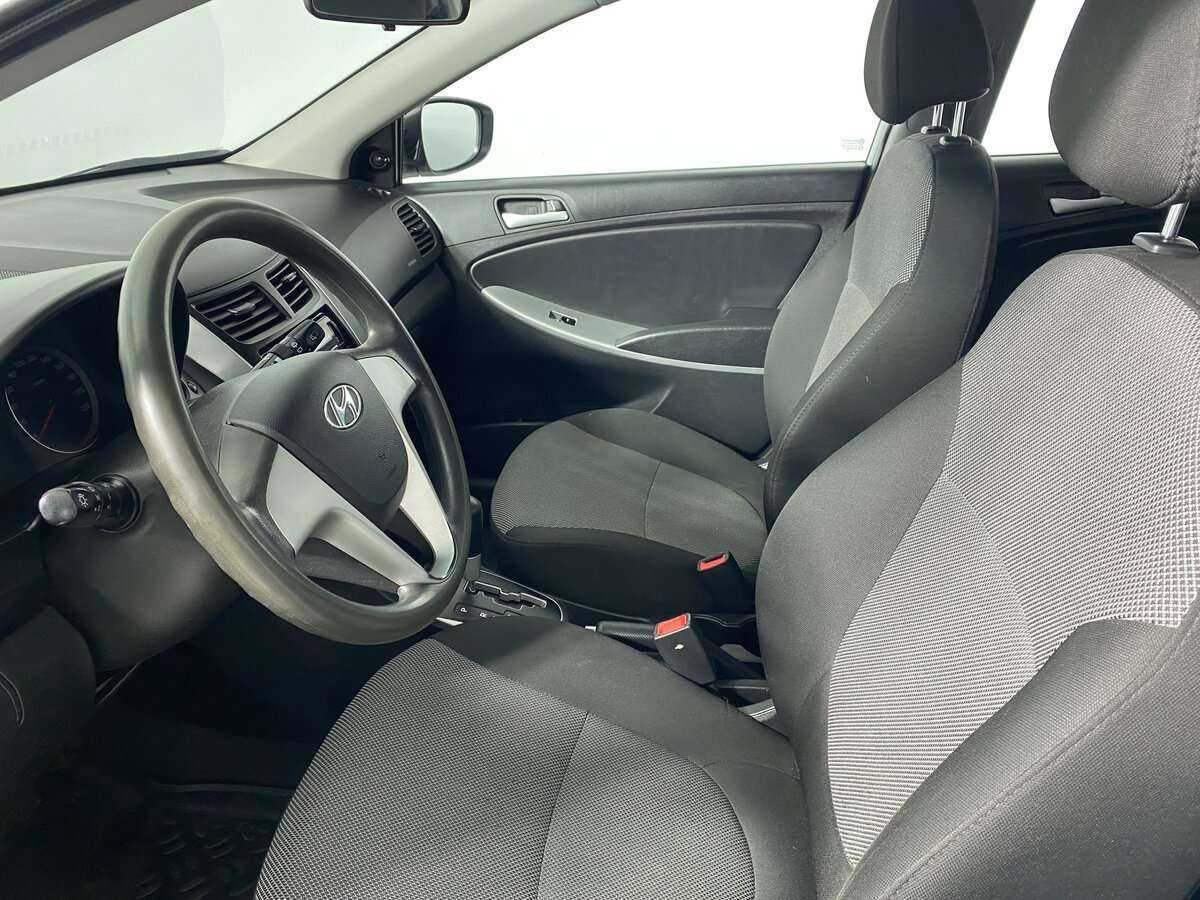 Купить Hyundai Solaris с пробегом. Фото: #8