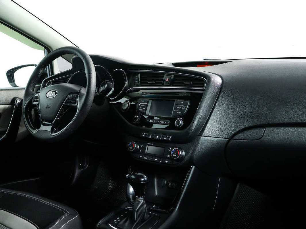 Купить Kia Ceed с пробегом. Фото: #8