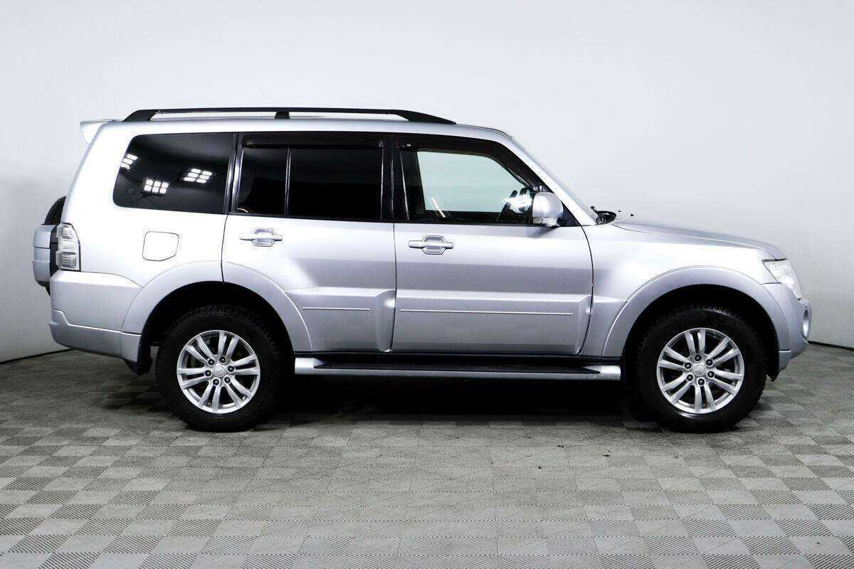 Купить Mitsubishi Pajero с пробегом. Фото: #3