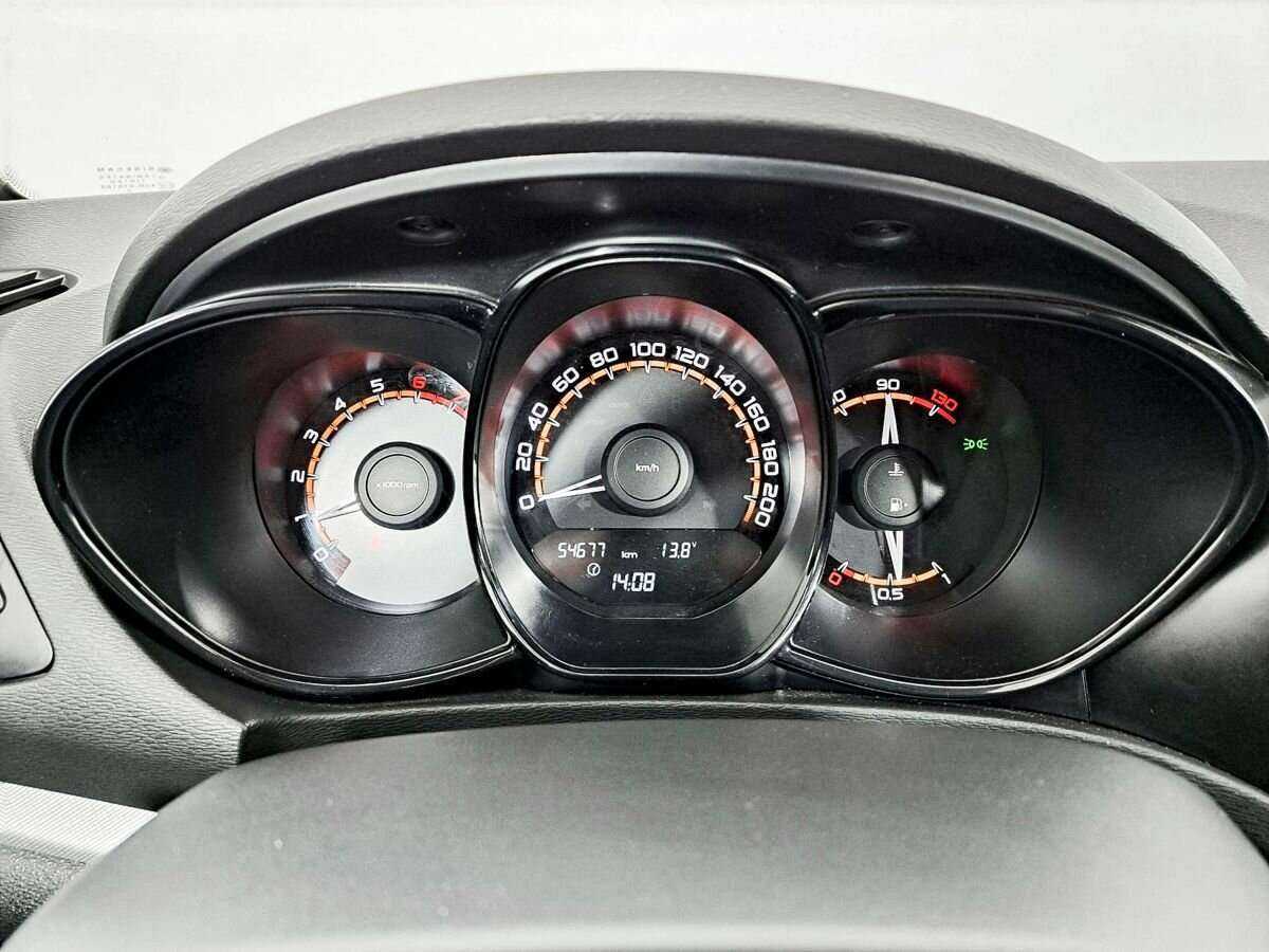 Купить Lada (ВАЗ) Vesta с пробегом. Фото: #12