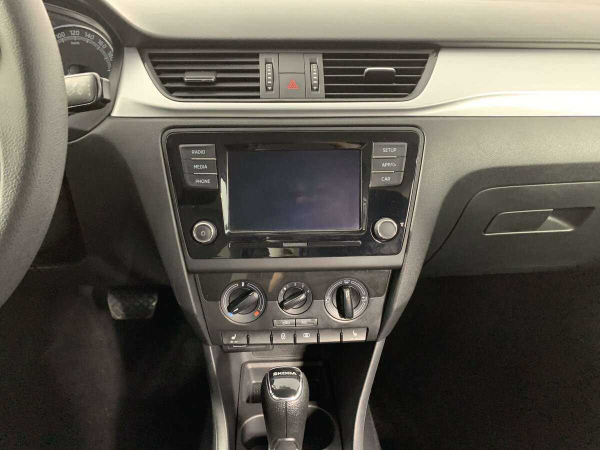 Купить Skoda Rapid с пробегом. Фото: #12