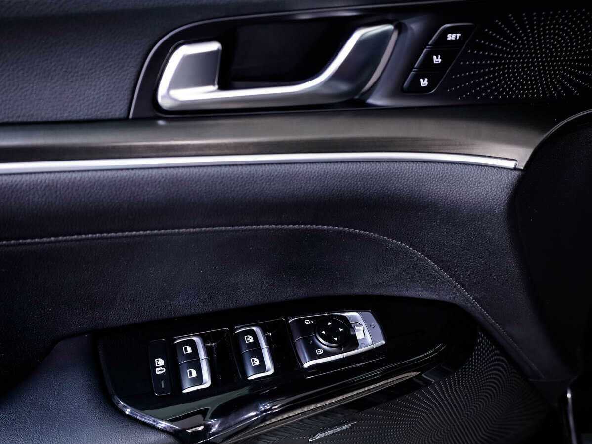 Купить Kia K5 с пробегом. Фото: #16