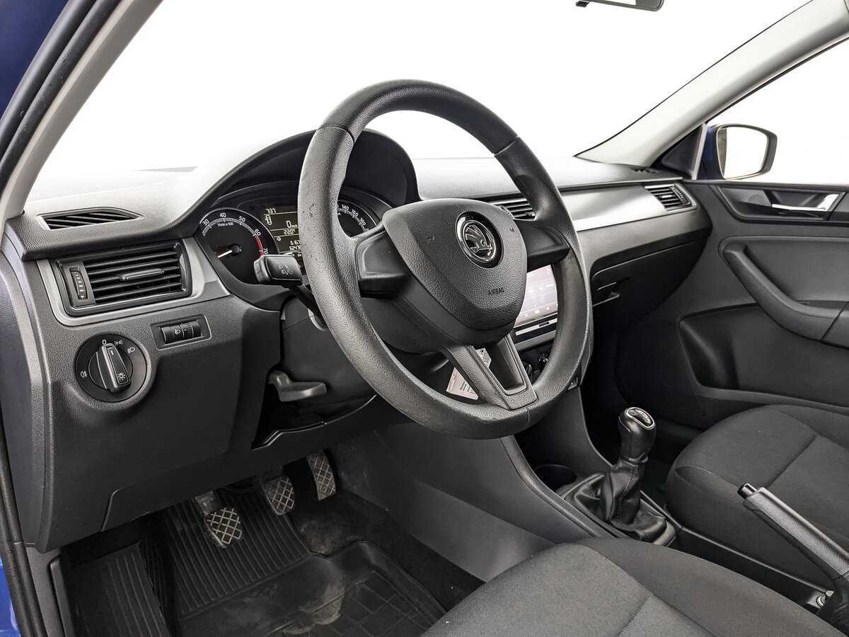 Купить Skoda Rapid с пробегом. Фото: #10