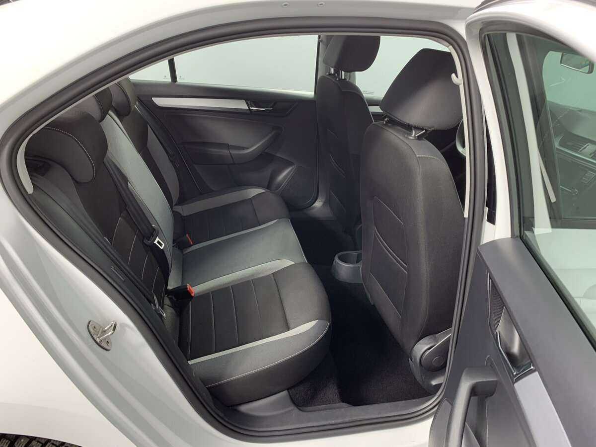 Купить Skoda Rapid с пробегом. Фото: #15