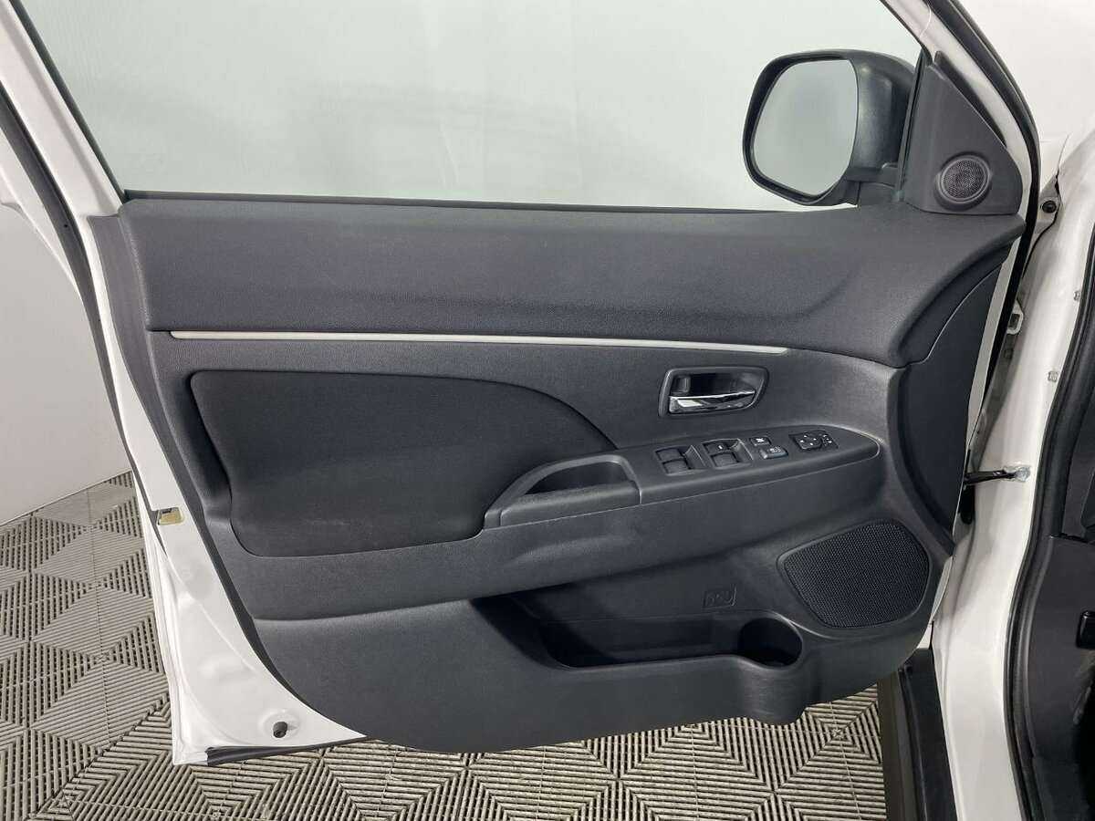 Купить Mitsubishi ASX с пробегом. Фото: #7