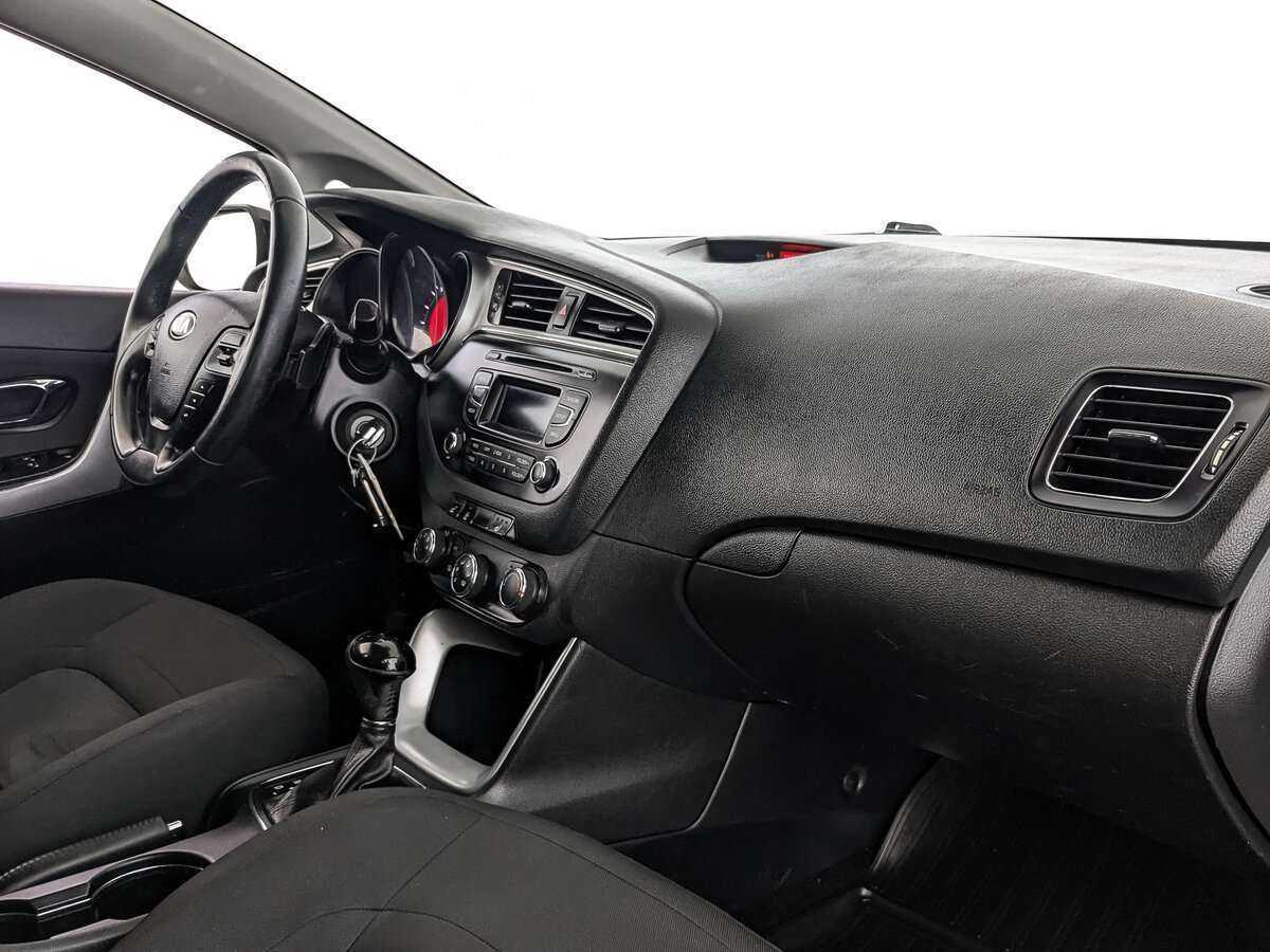 Купить Kia Ceed с пробегом. Фото: #8