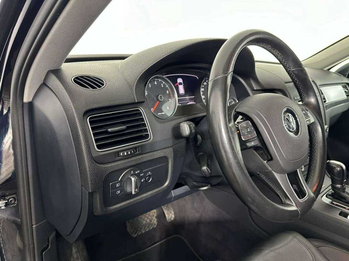 Купить Volkswagen Touareg с пробегом. Фото: #8