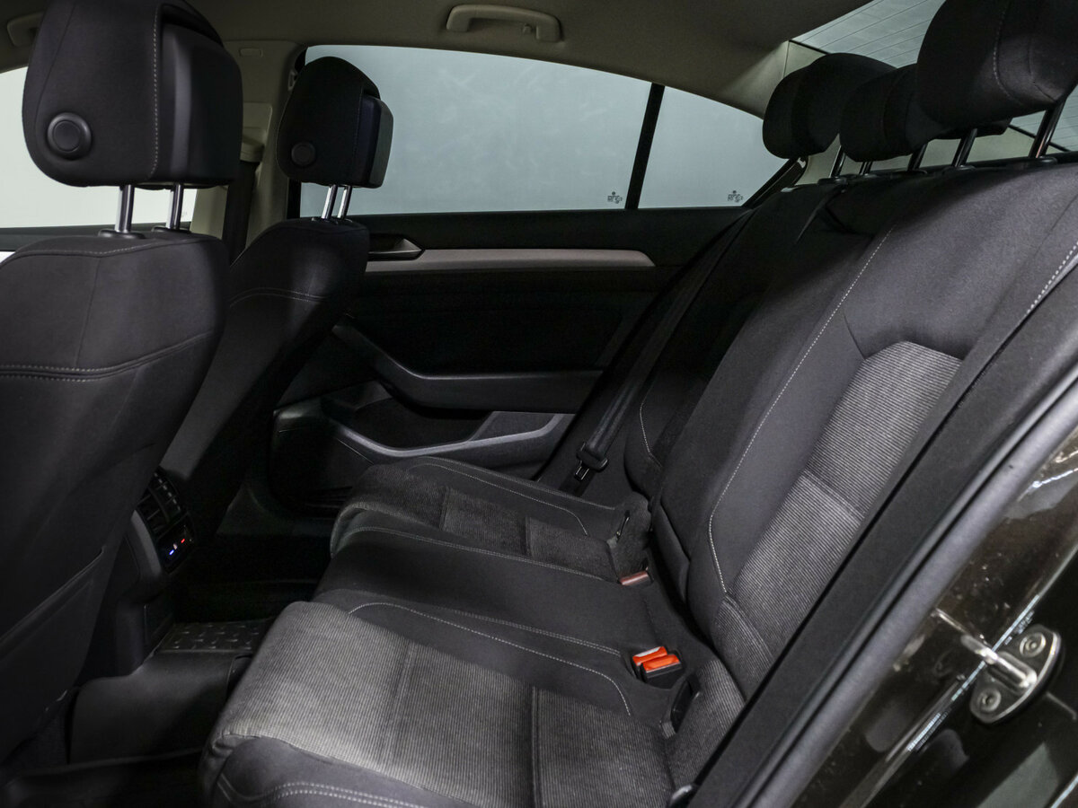 Купить Volkswagen Passat с пробегом. Фото: #10