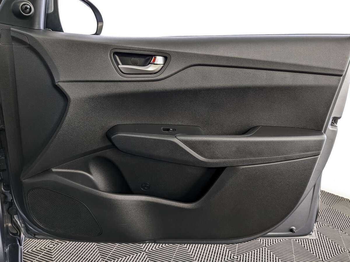Купить Hyundai Solaris с пробегом. Фото: #19