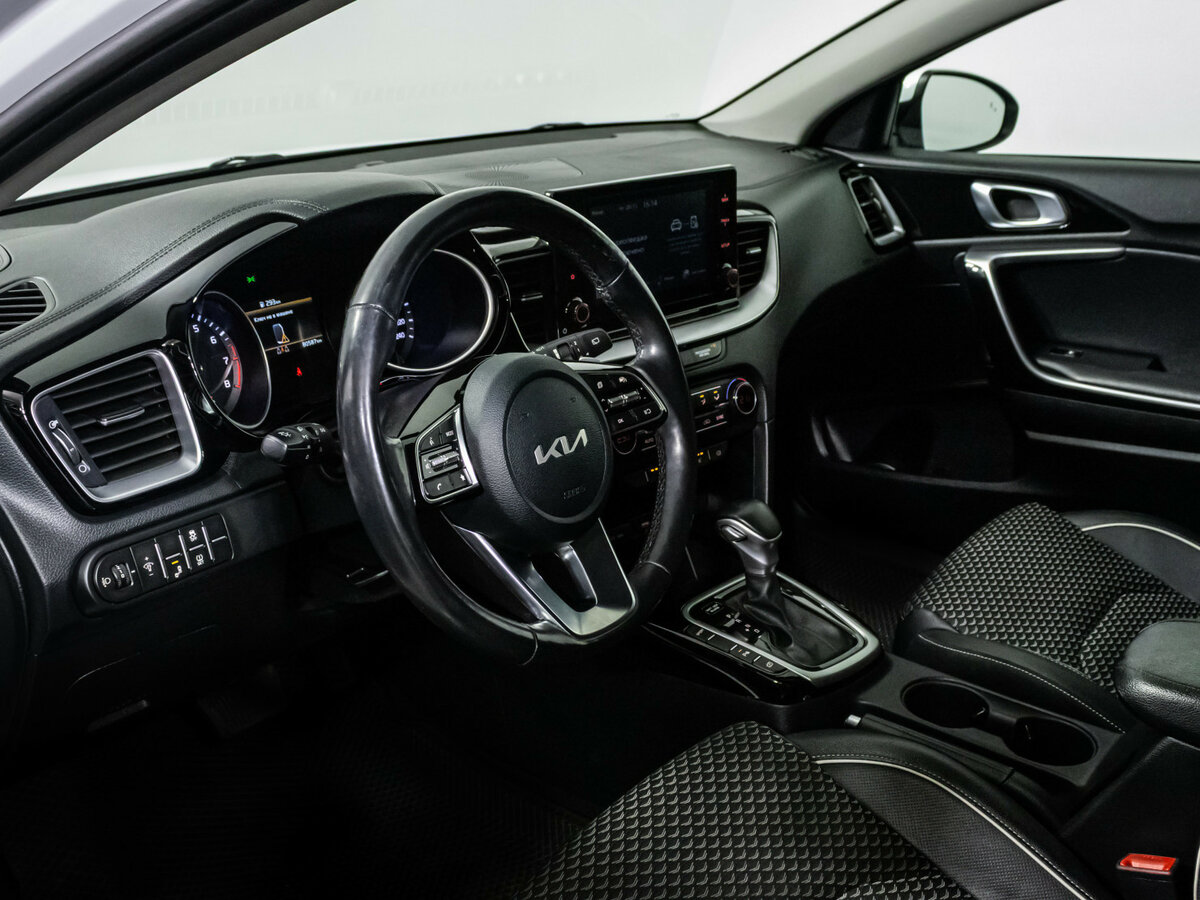 Купить Kia Ceed с пробегом. Фото: #7